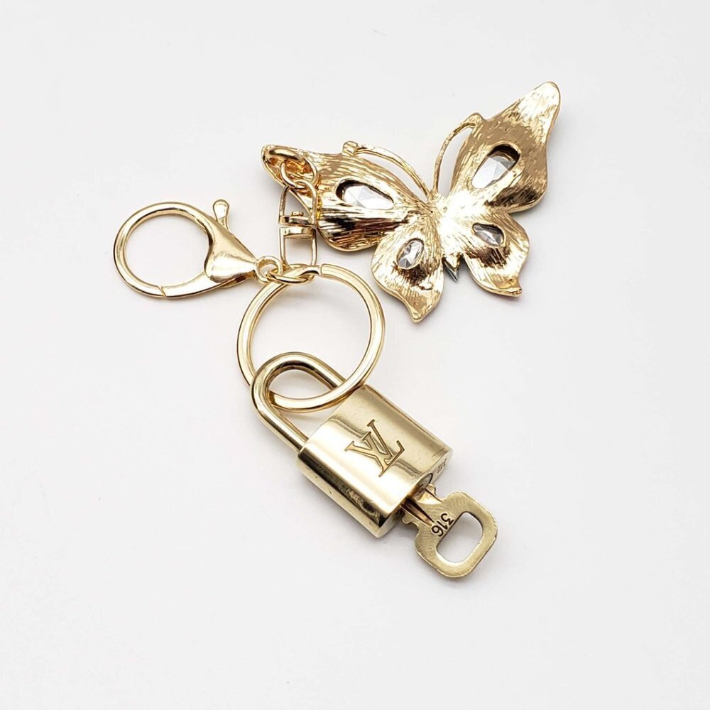 LV Gold Padlock 🔑 Authentic Louis Vuitton Charm + Unbranded Butterfly Keychain - Picture 6 of 9